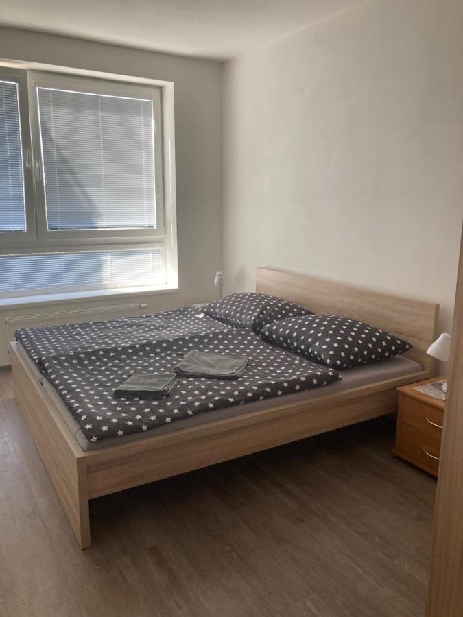 Apartman Edita - Byt S Terasou A Parkovacim Stanim, Topolova, Olomouc Apartment Exterior photo